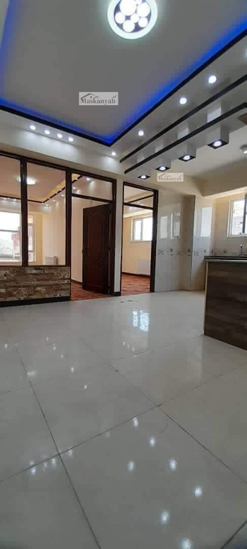 Three-room apartment for sale urgently in Taimani Project