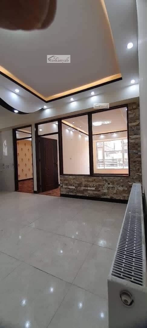 Three-room apartment for sale urgently in Taimani Project