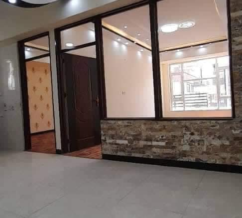 Three-room apartment for sale urgently in Taimani Project