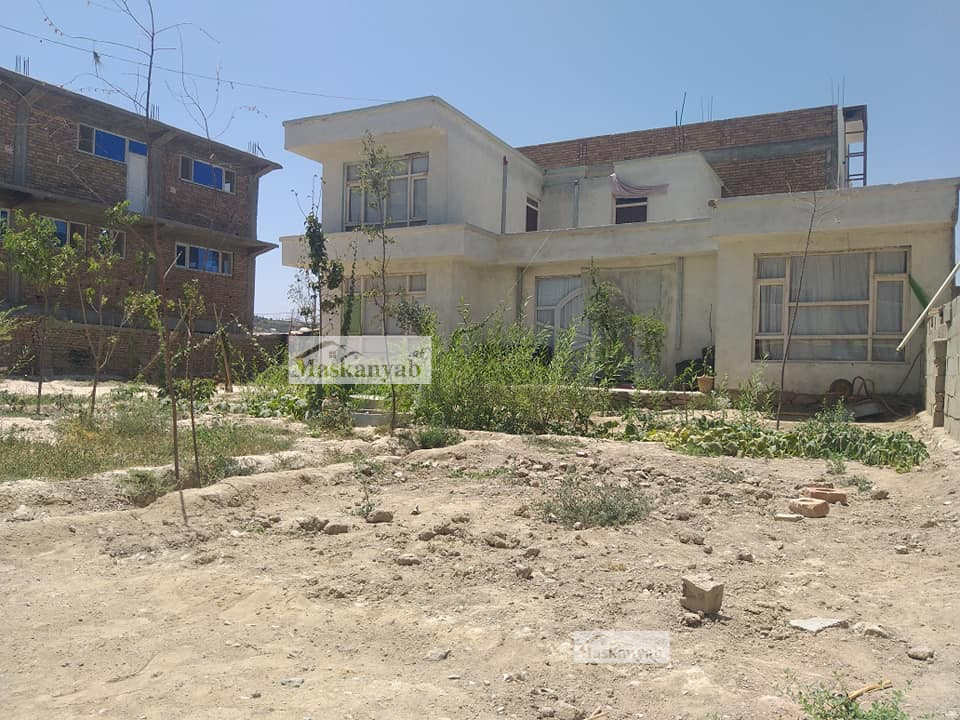 Two and half-floor house for sale in District 10