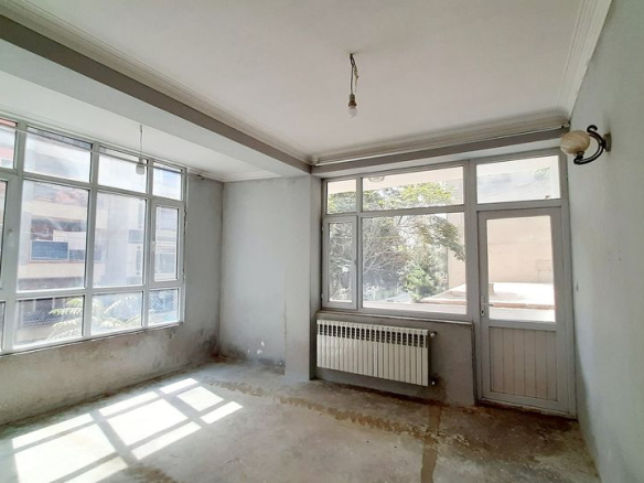 Five-room apartment for rent in front of Salim Karawan Blocks