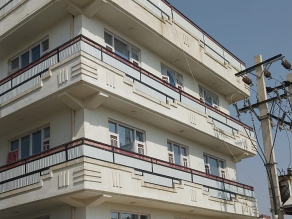 Three-floor building for sale in Shaheed Hangara Square