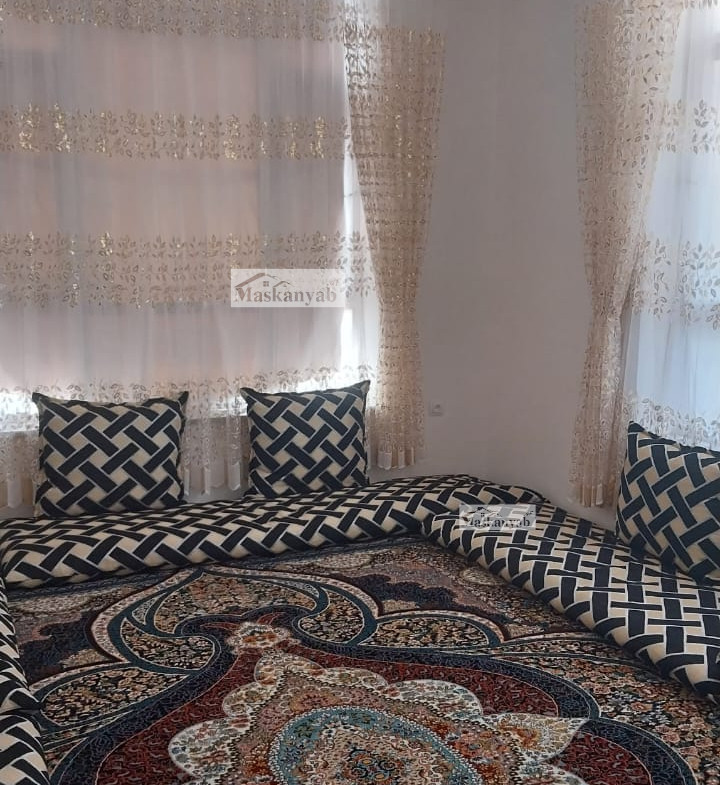 Three-floor building for sale in Shaheed Hangara Square