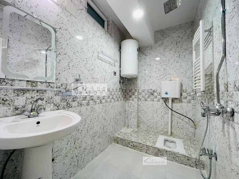 Three-room apartment for sale urgently in Taimani Project