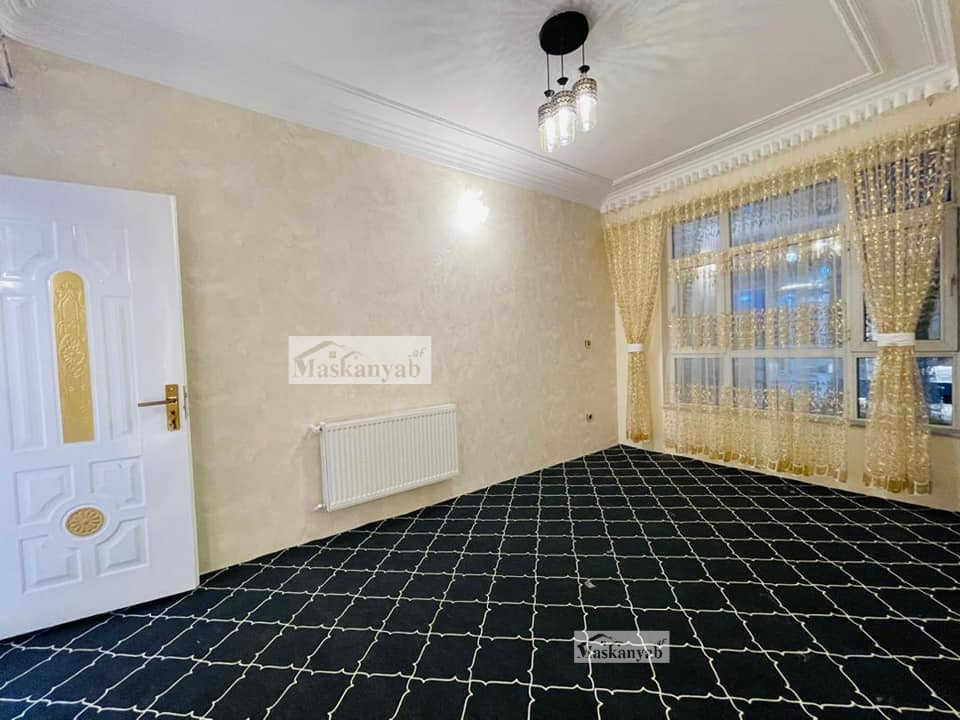 Three-room apartment for sale urgently in Taimani Project