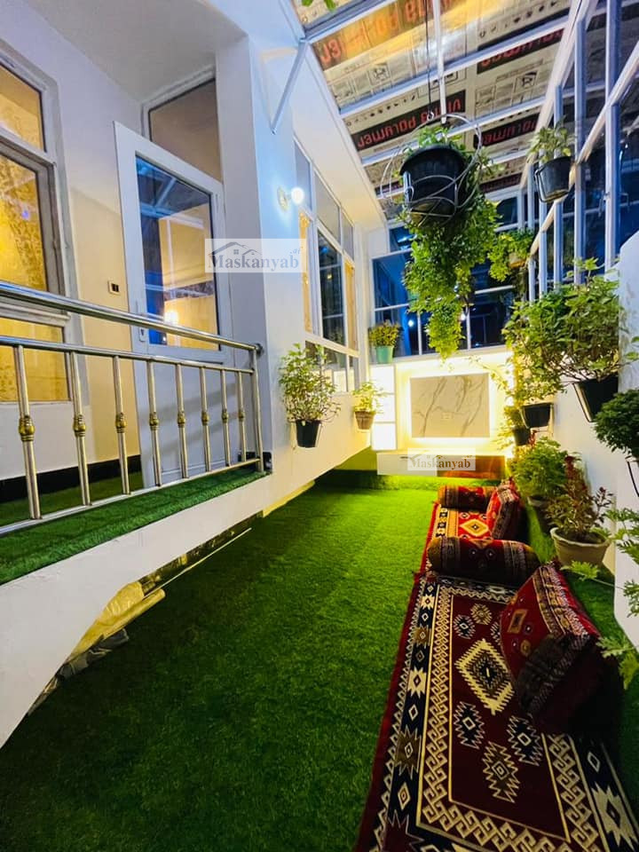 Three-room apartment for sale urgently in Taimani Project