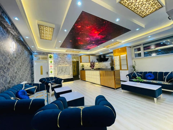 Three-room apartment for sale urgently in Taimani Project