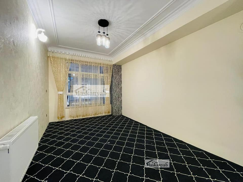 Three-room apartment for sale urgently in Taimani Project