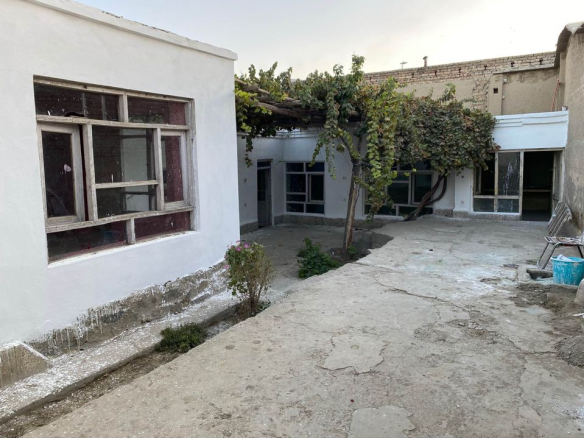 Destructive house for sale at Aqa Ali Shams, District 7