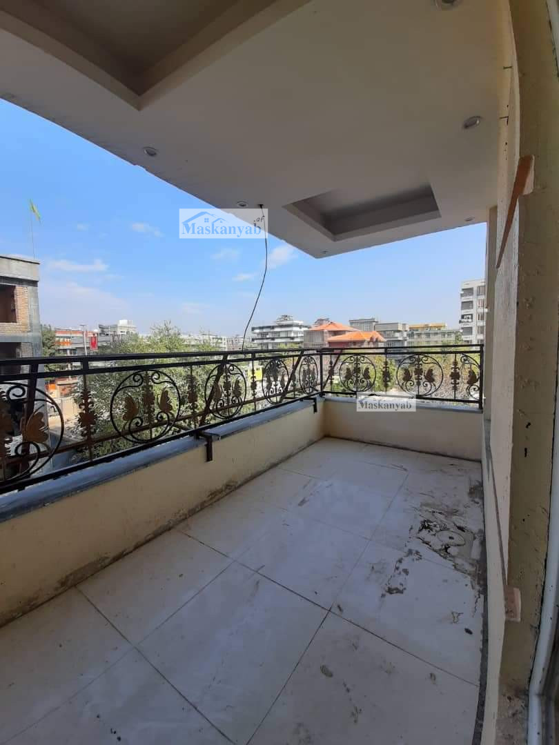 Four-room apartment for sale on 1st Street of Taimani Project
