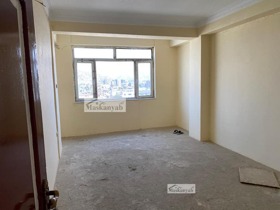 Four-room apartment for sale urgently in Khoshal Khan