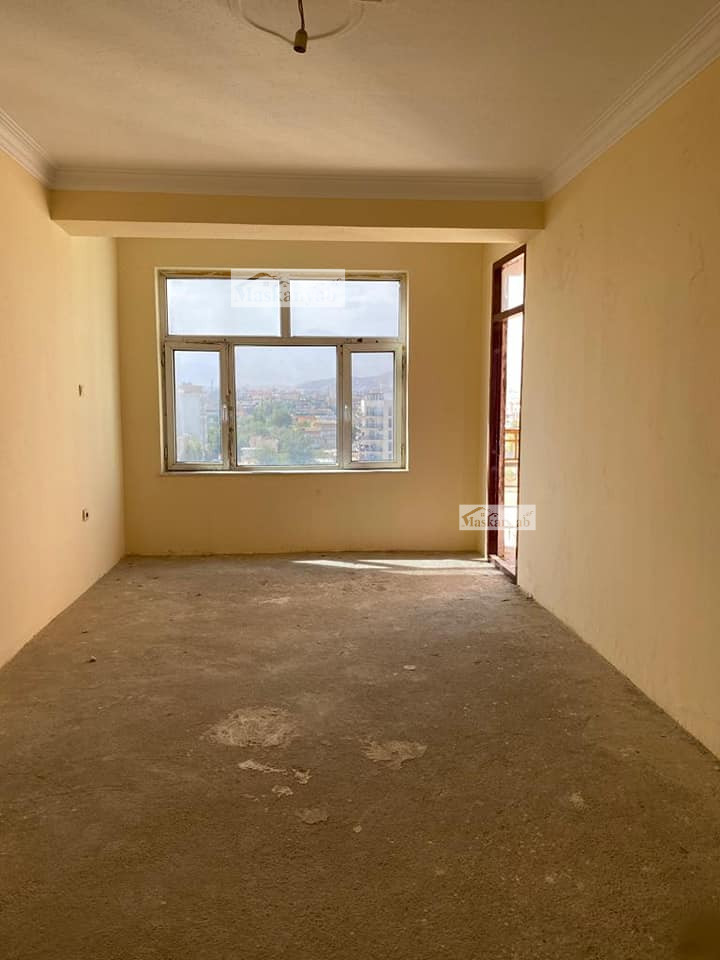 Four-room apartment for sale urgently in Khoshal Khan