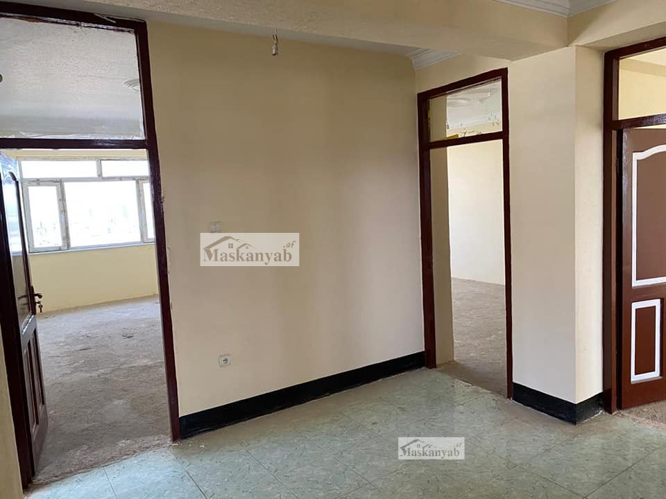 Four-room apartment for sale urgently in Khoshal Khan