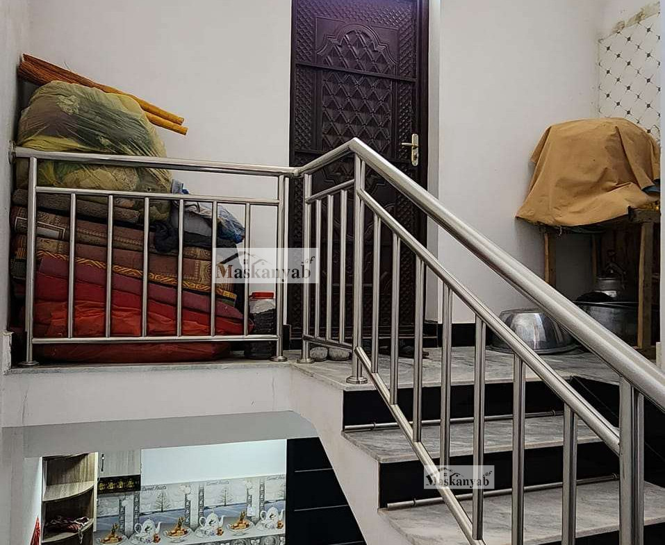 Three-floor house for sale in Haji Ayoub Square