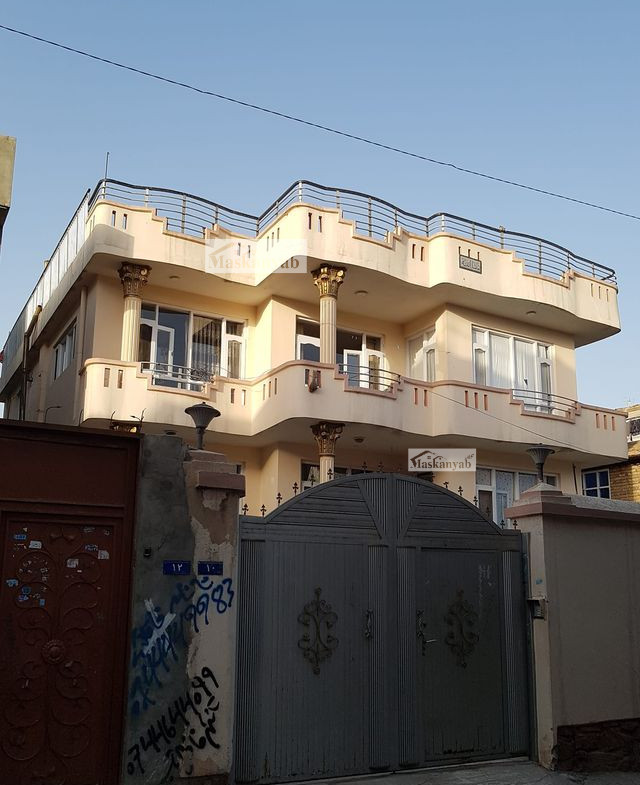 Three-floor house for sale in Pol-e Sorkh, District 6