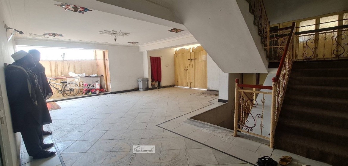 Three-floor house for sale in the West of Golden Town