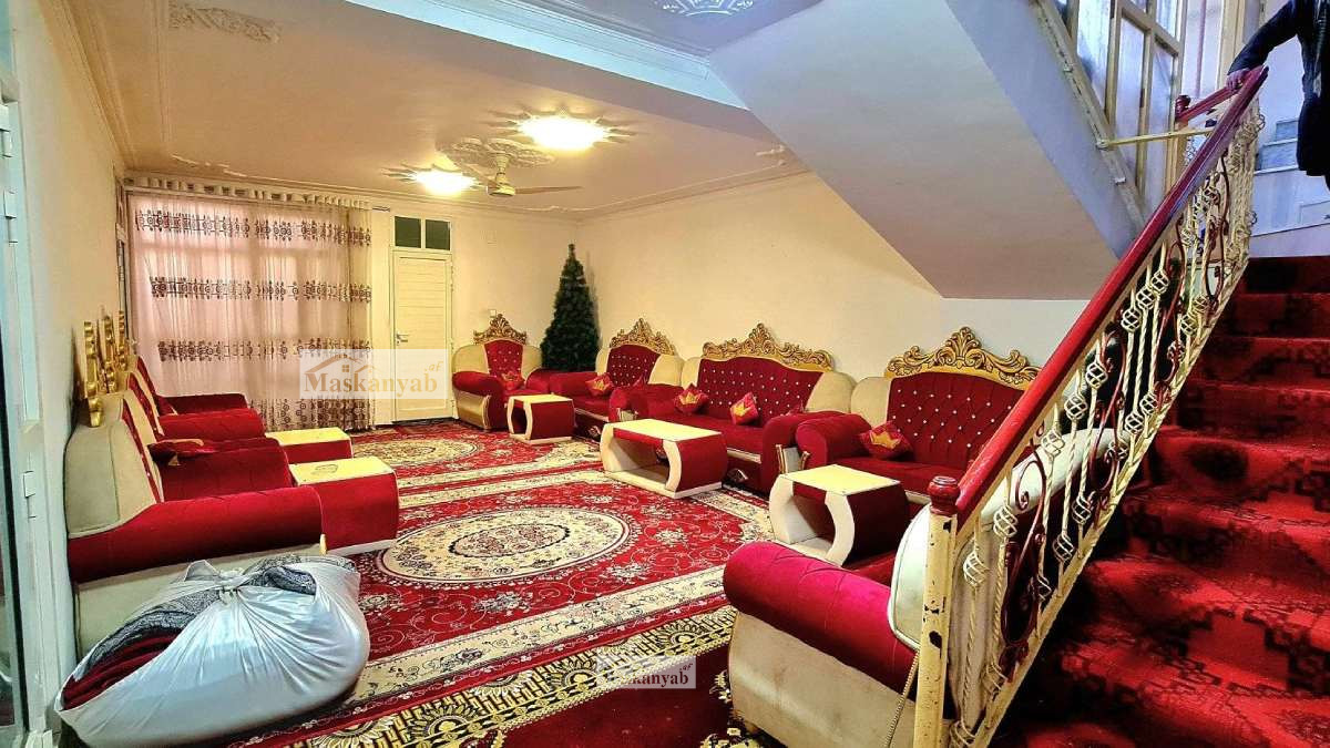 Three-floor house for sale in the West of Golden Town