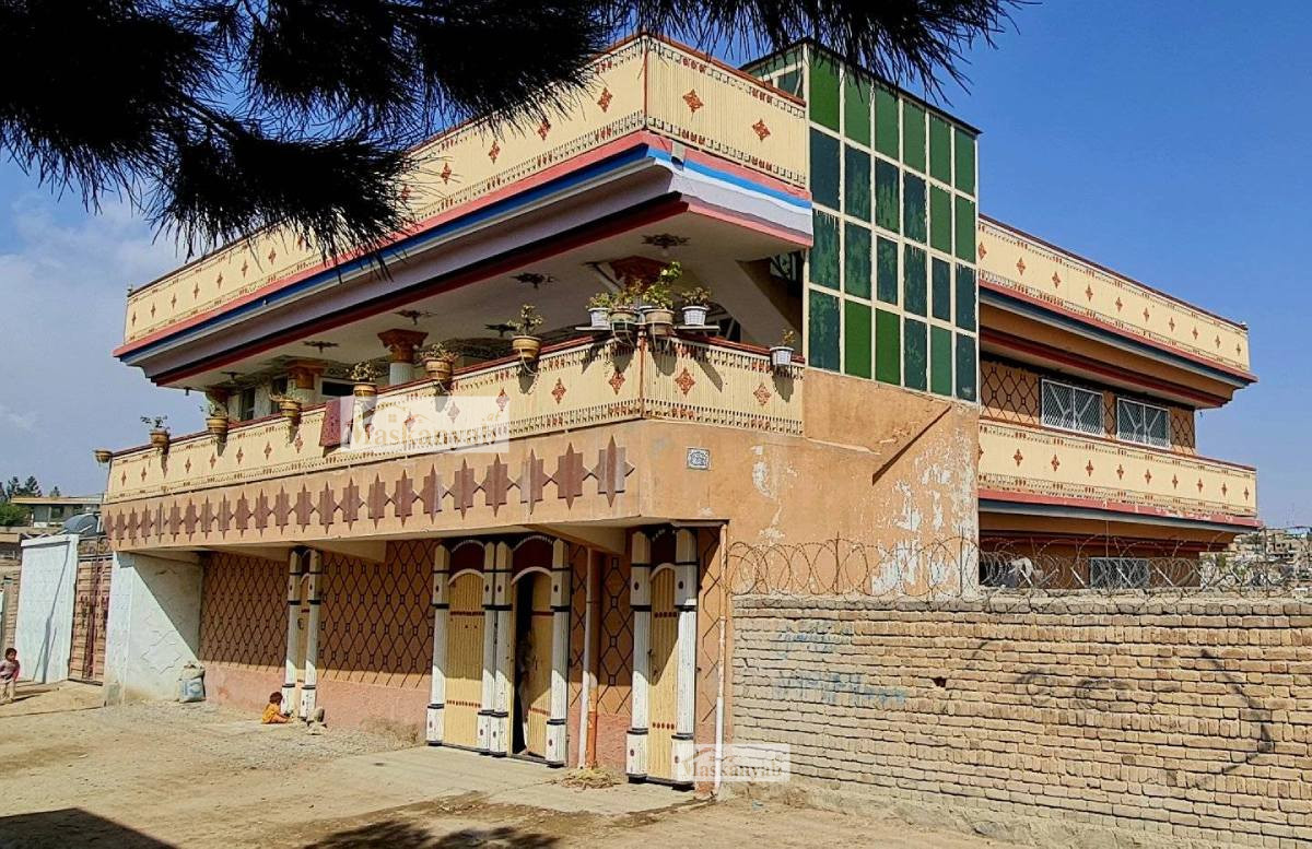 Three-floor house for sale in the West of Golden Town