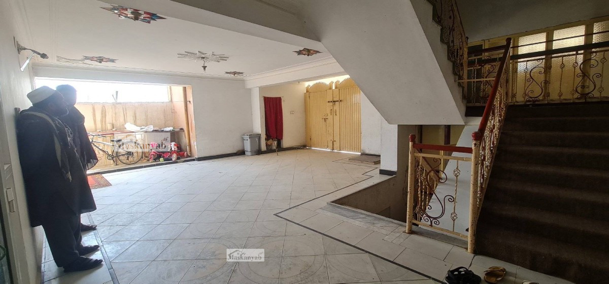 Three-floor house for sale in the West of Golden Town