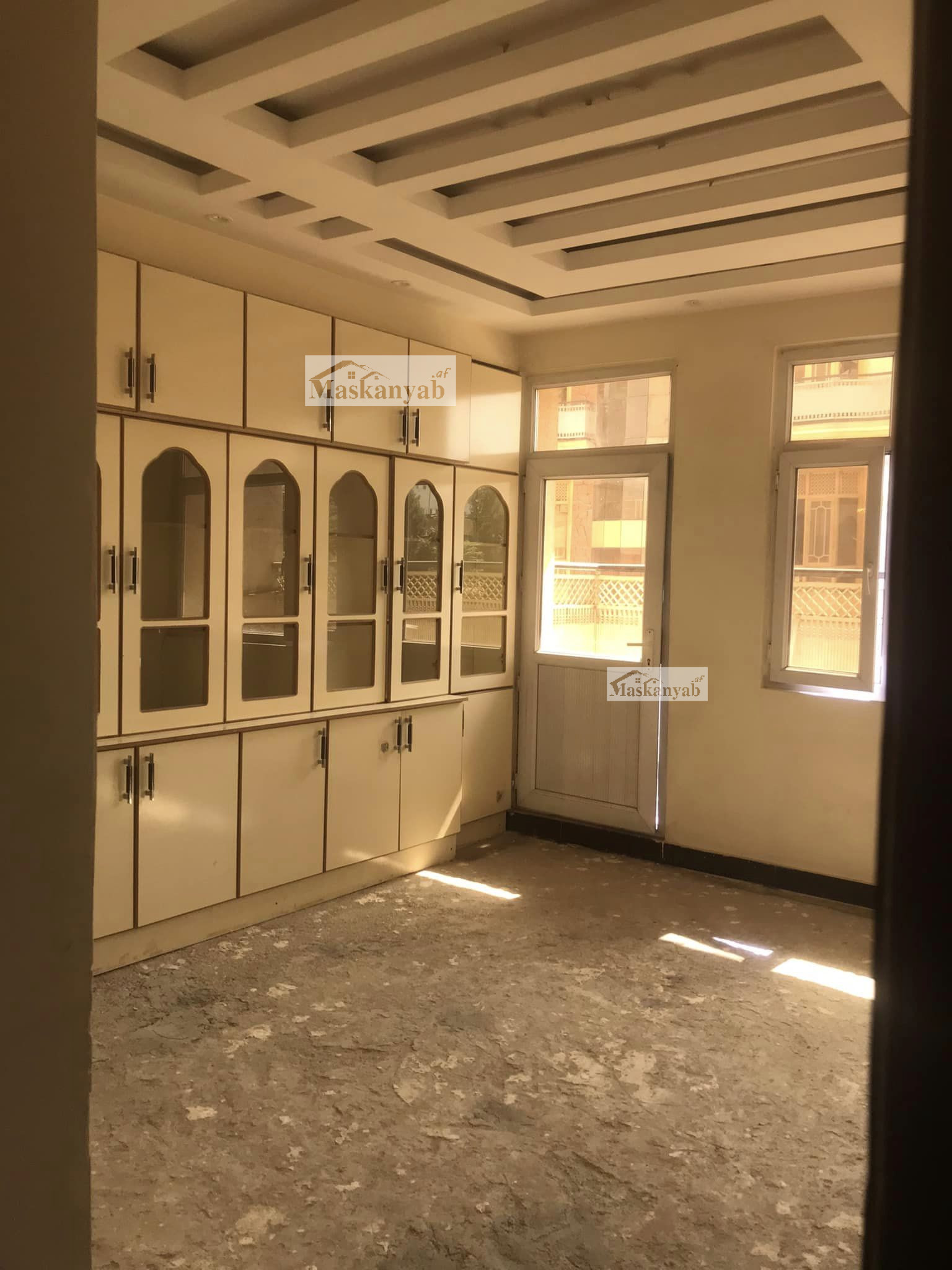 Three-room apartment for sale in Taimani Project urgently