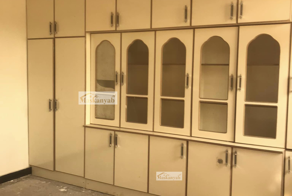 Three-room apartment for sale in Taimani Project urgently