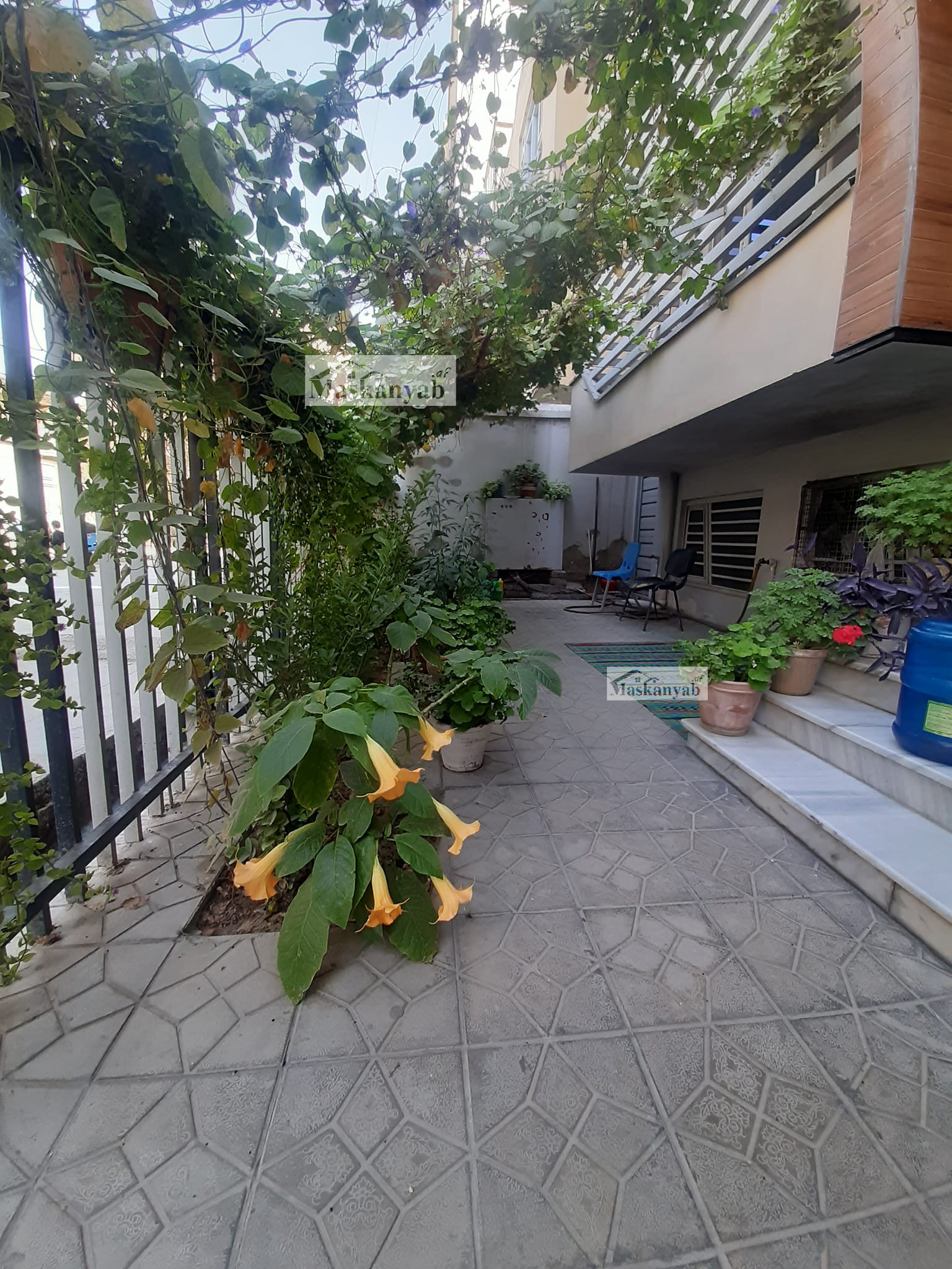 Three-room apartment for sale on 5th Street of Taimani Project