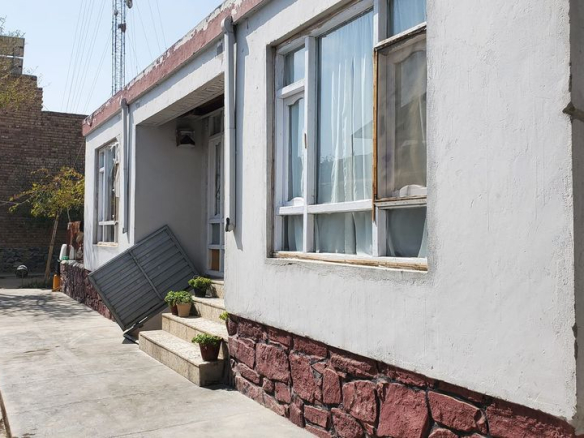 Three-room house for sale behind the Golden Town