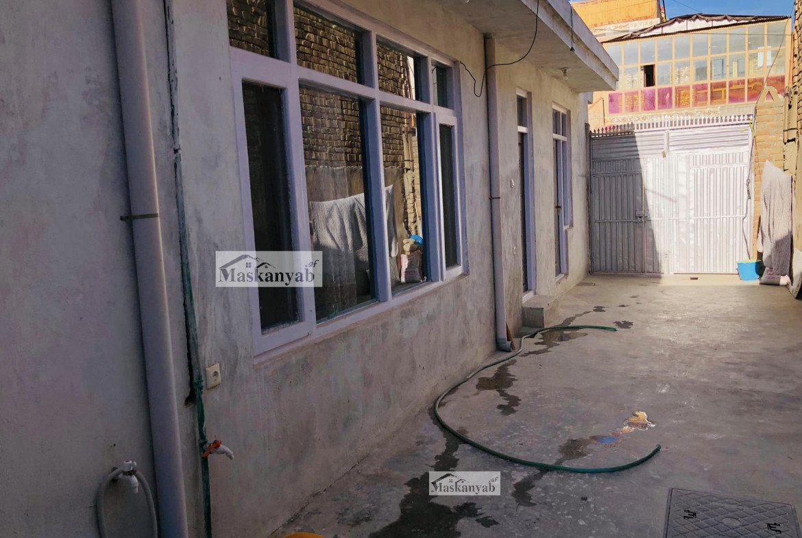Three-room house for sale in Golden Town, Karte new