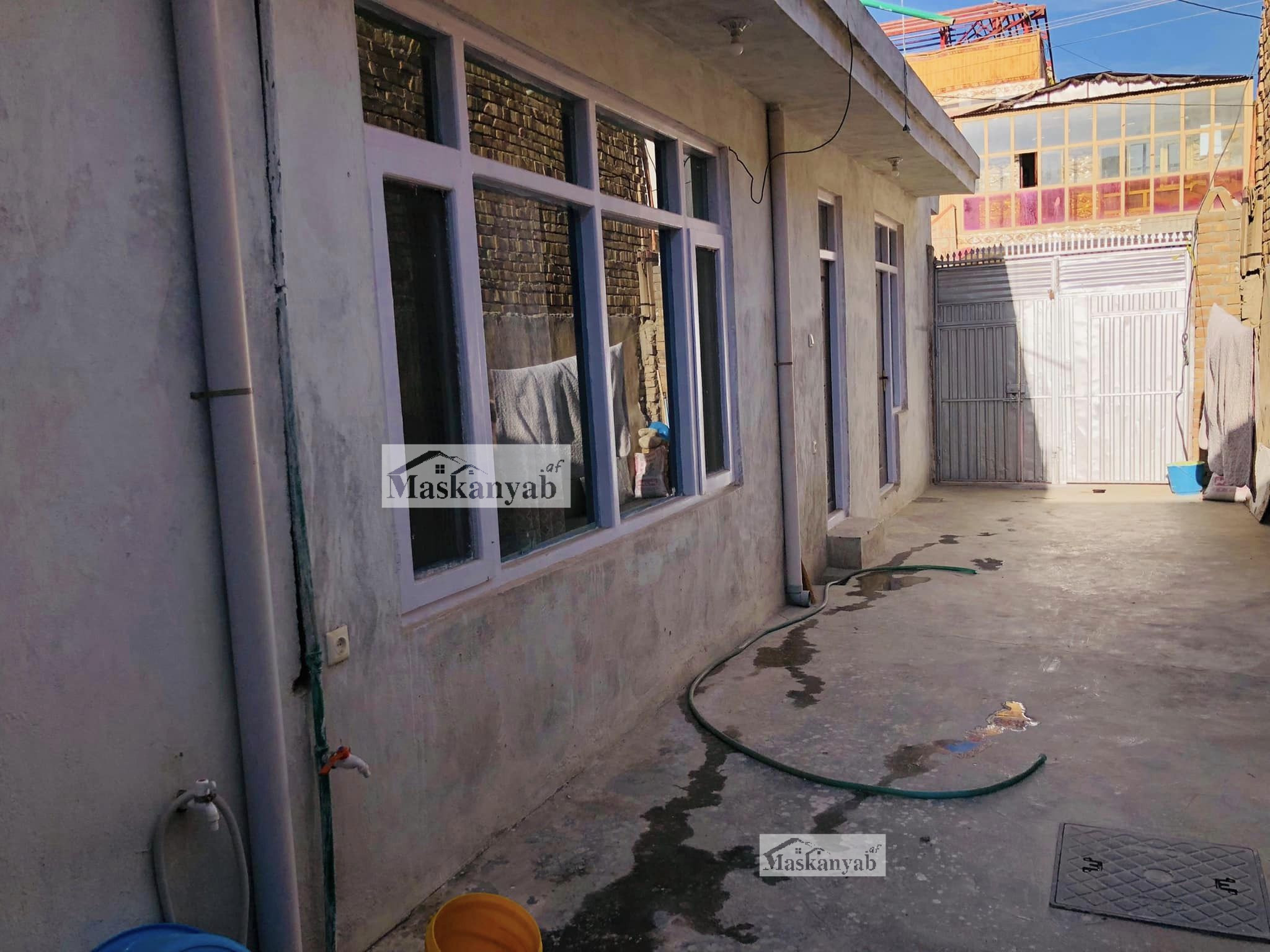 Three-room house for sale in Golden Town, Karte new