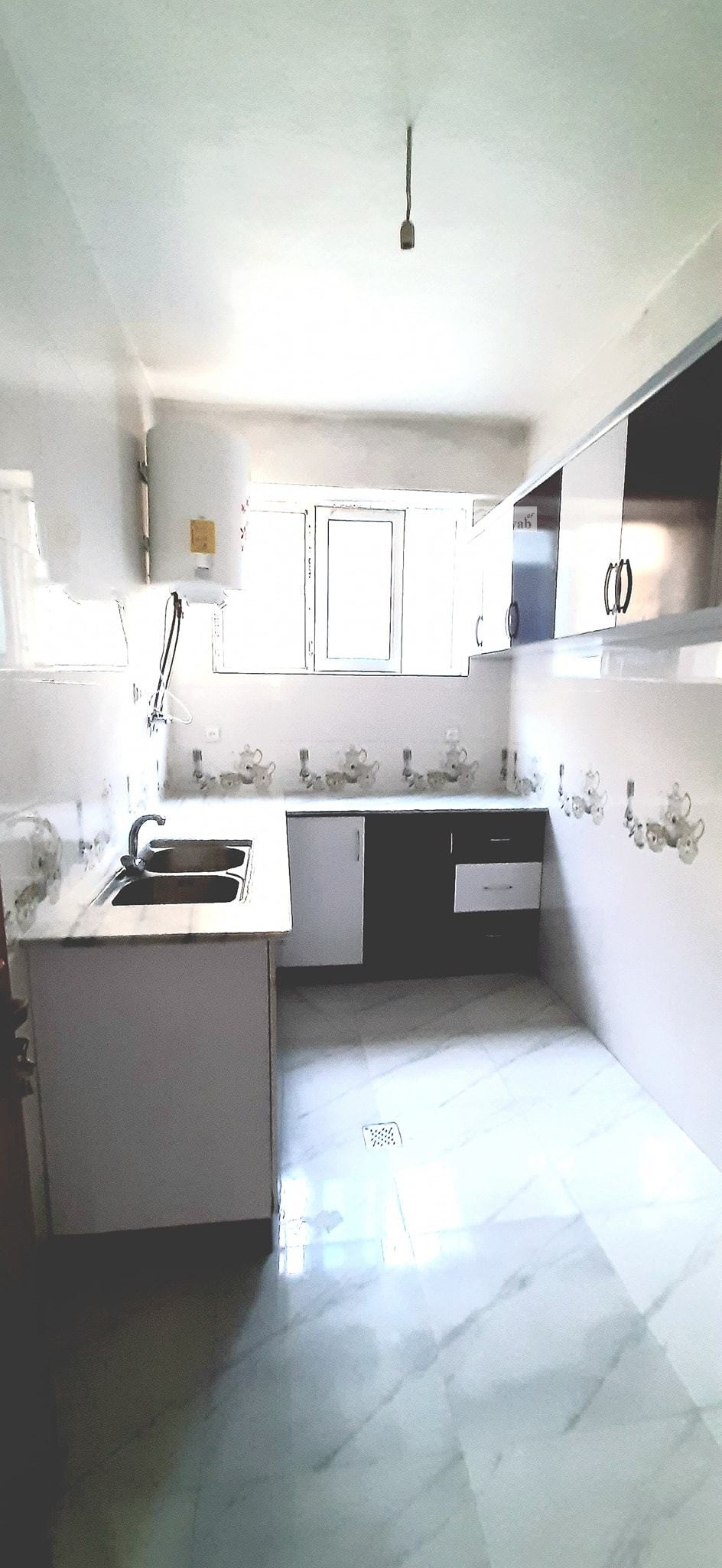 Four-room apartment for rent in Fifth Street of Taimani Project