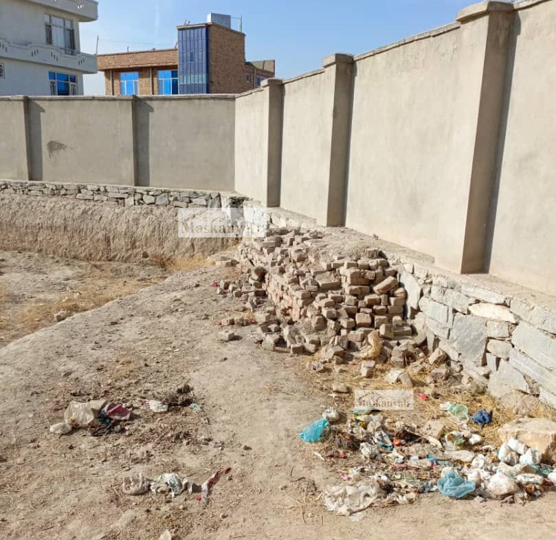 400 square meters land for sale on Company road