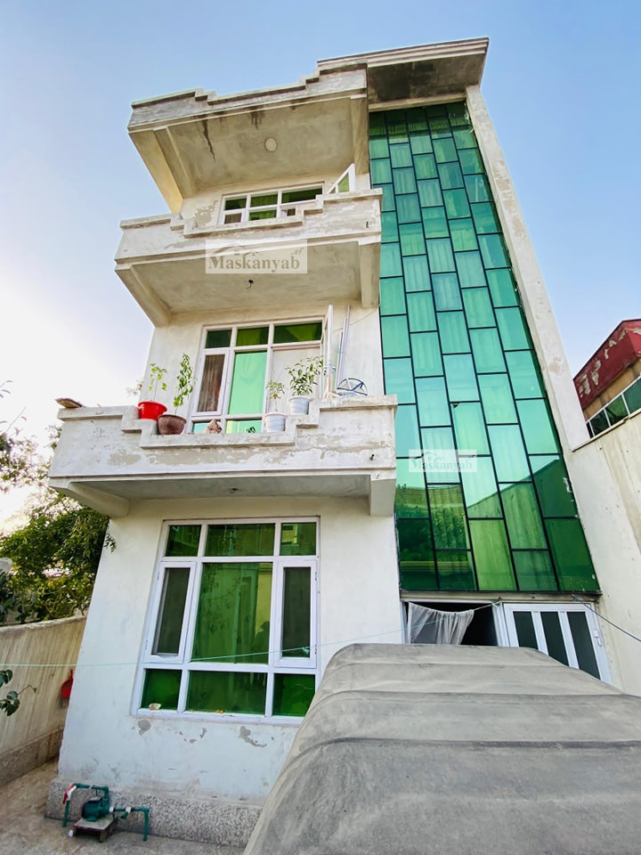 Three-floor house for sale in Shaheed Hangara Square