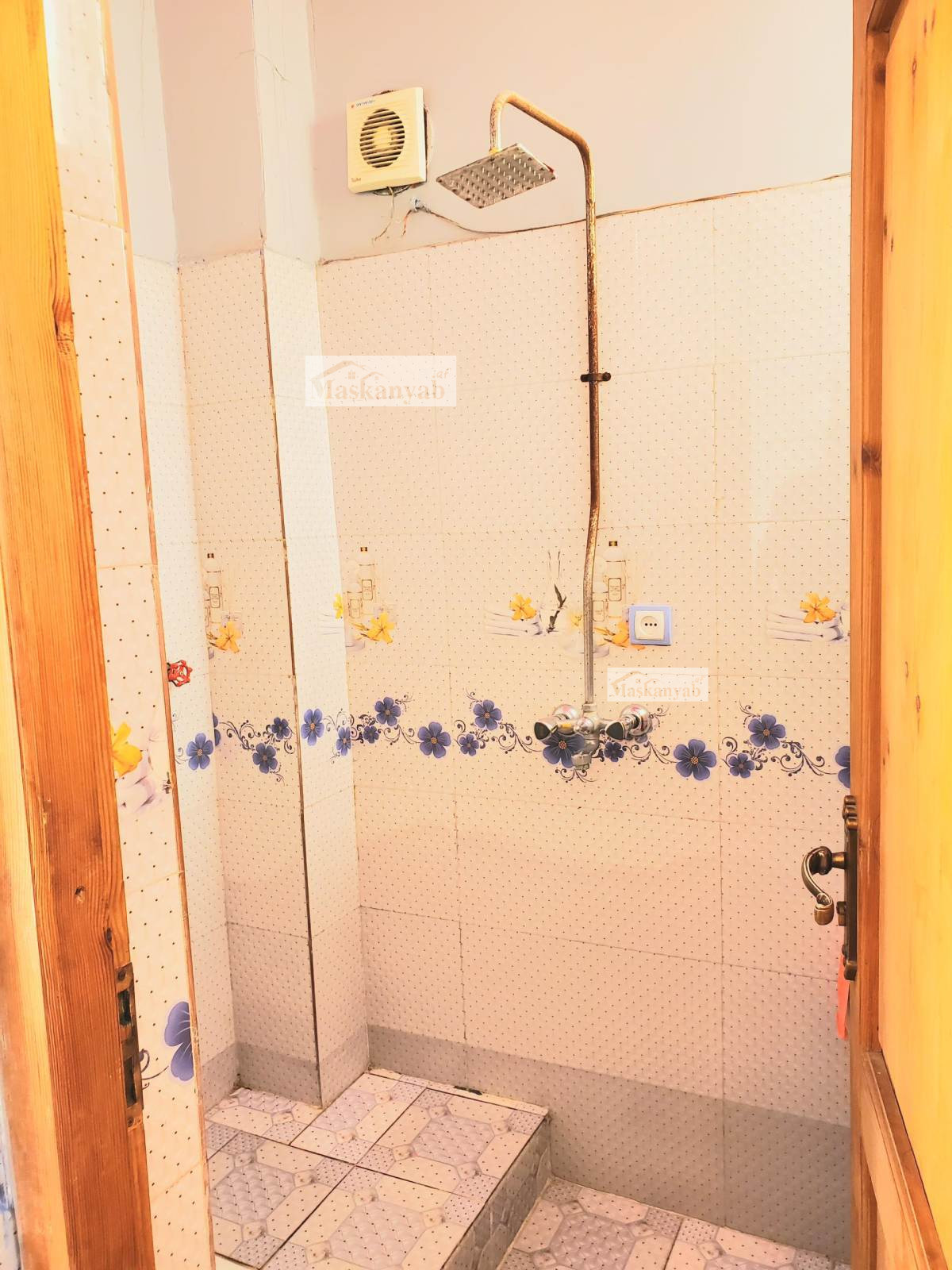 Concreted house for sale in District 7