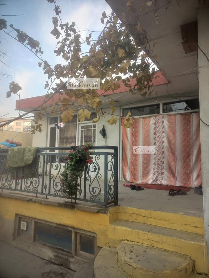 Six-room house for mortgage in District 10, Kabul