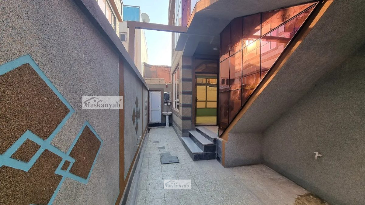 Six-room house for sale in District 6, Kabul