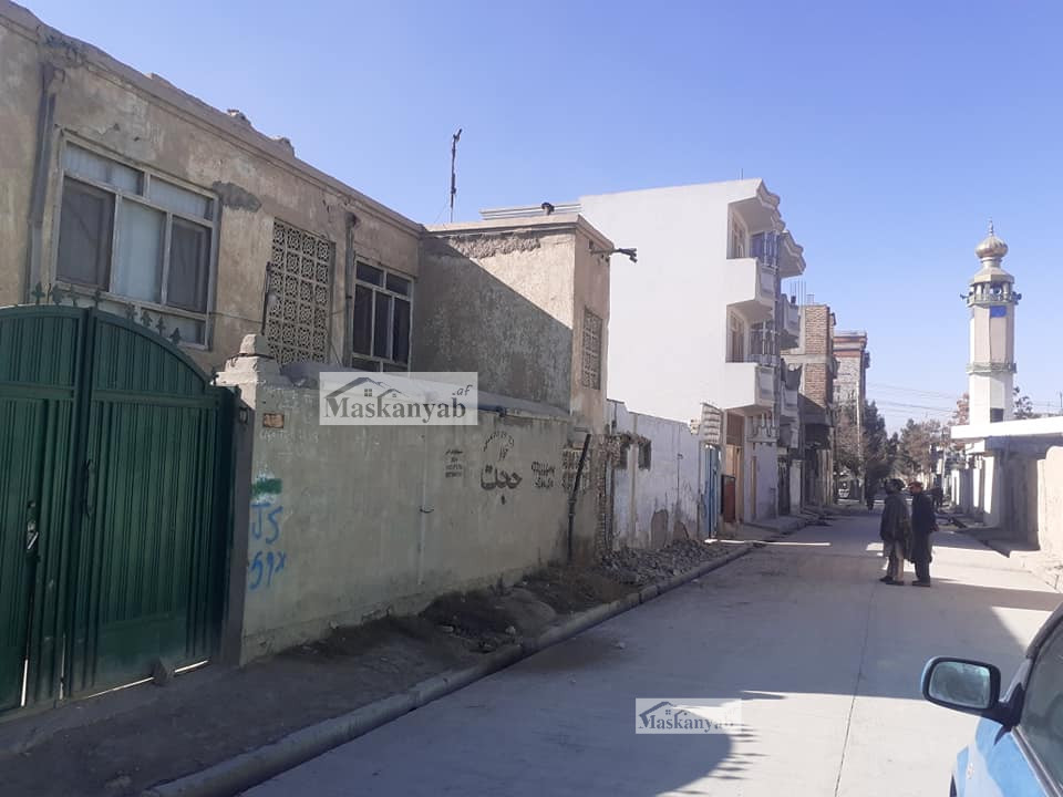 Eight-room house for sale in District 8, Kabul