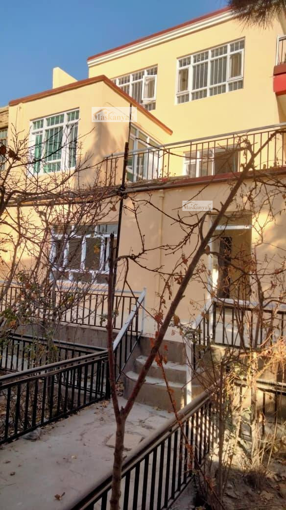 Eight-room house for sale in Sarak 2, Karte New