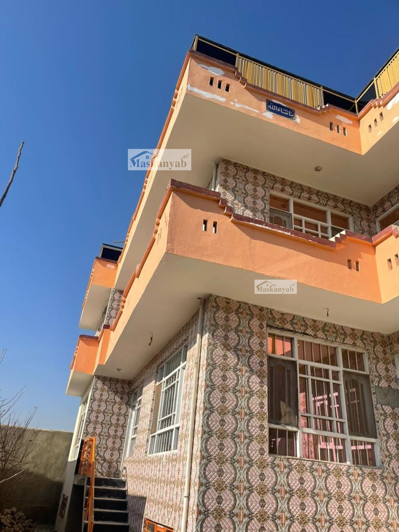 Eight-room house for sale urgently in District 7