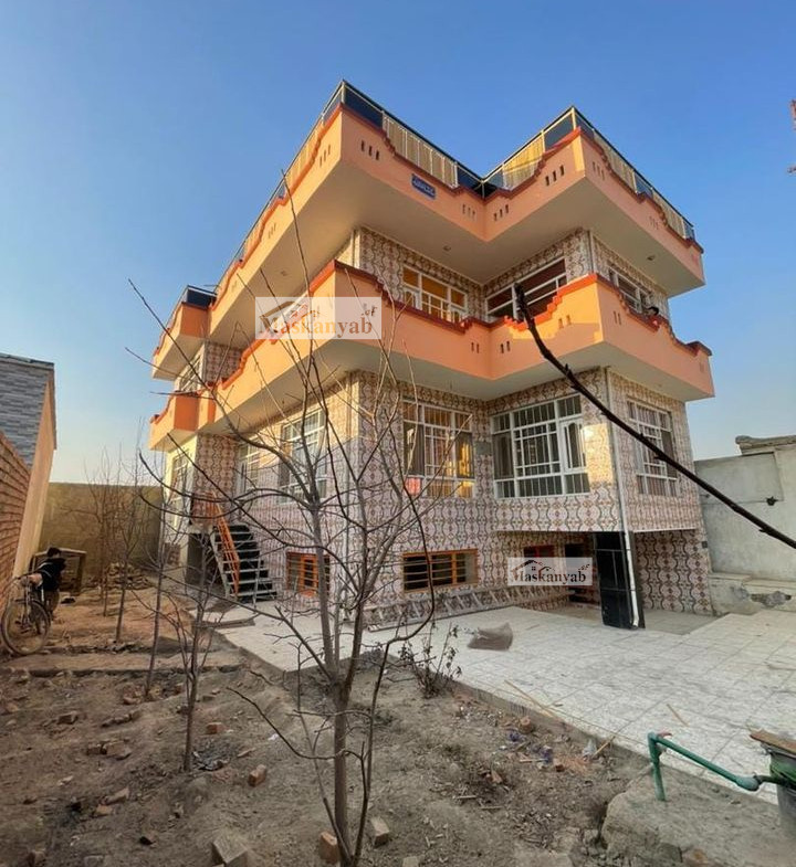 Eight-room house for sale urgently in District 7