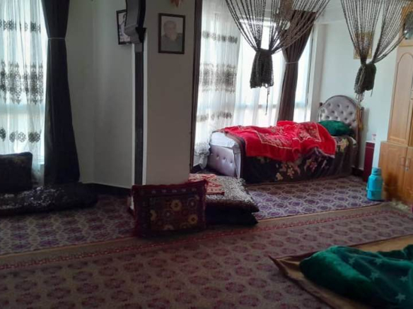 apartment for sale between Sara-e Shamali and Gula-e Part 1