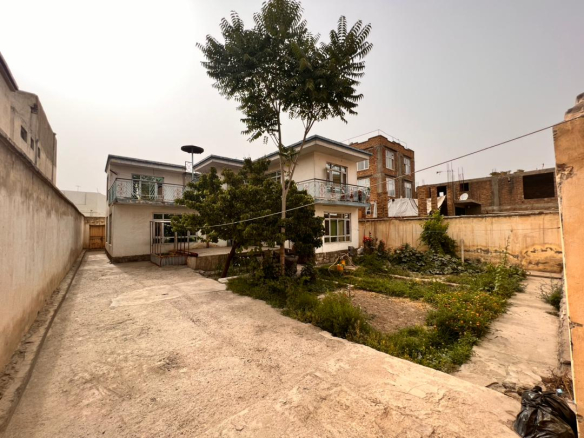 Five-room house for sale behind the Wazir Akbar Khan Hill