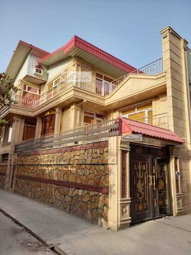 Five-room house for sale in Darul Aman Road