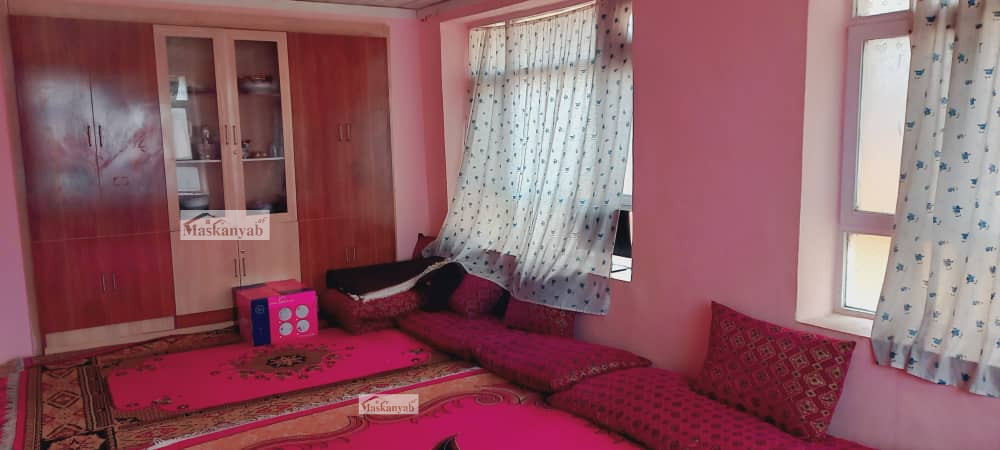 Seven-room house for sale between old Taimani and Traffic Square
