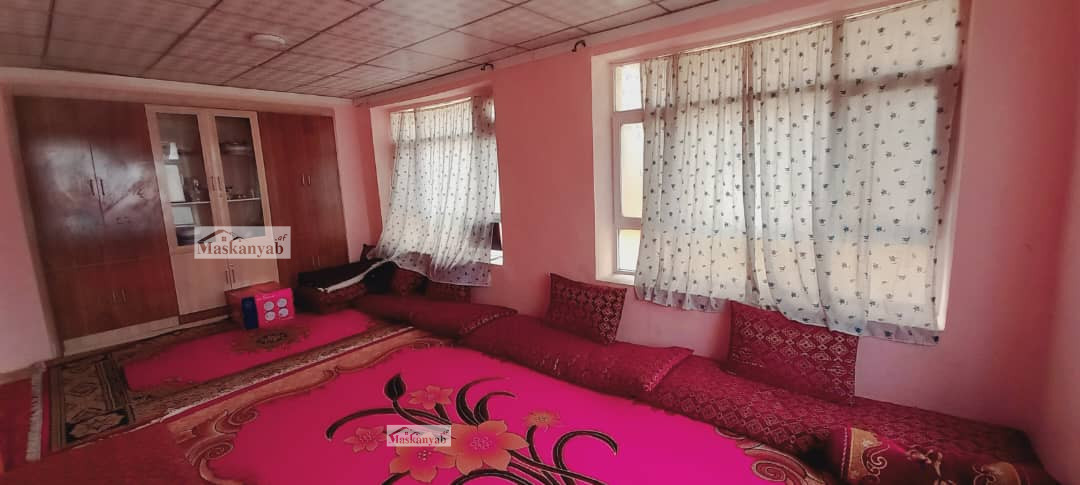 Seven-room house for sale between old Taimani and Traffic Square