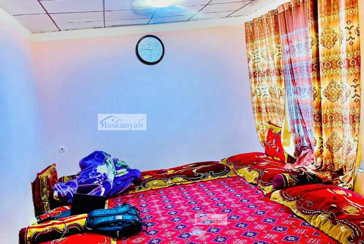 Seven-room house for sale in Old Taimani Square
