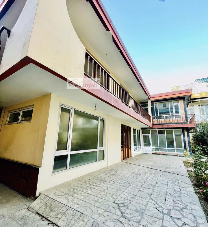 Six-room house for rent in Shahr-e New