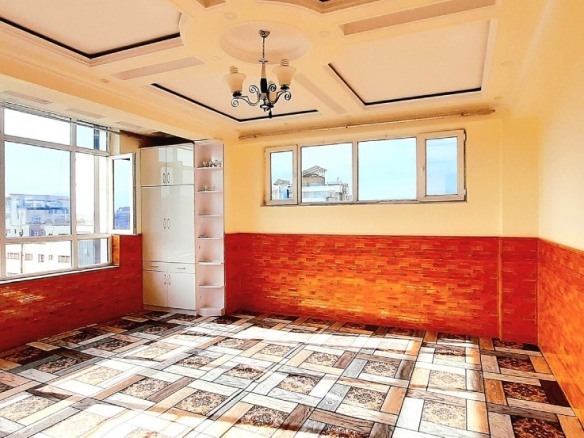 Three-room apartment for sale in front of Salim Karwan Block
