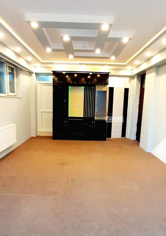 Three-room apartment for sale on 5th Street of Taimani