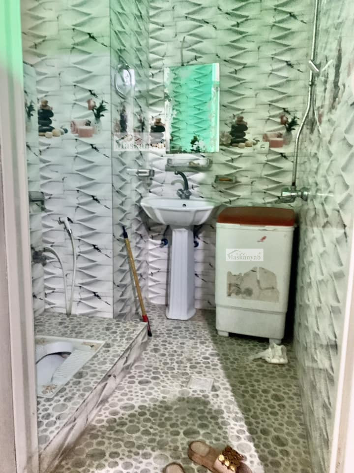 Three-room apartment for sale urgently in Taimani