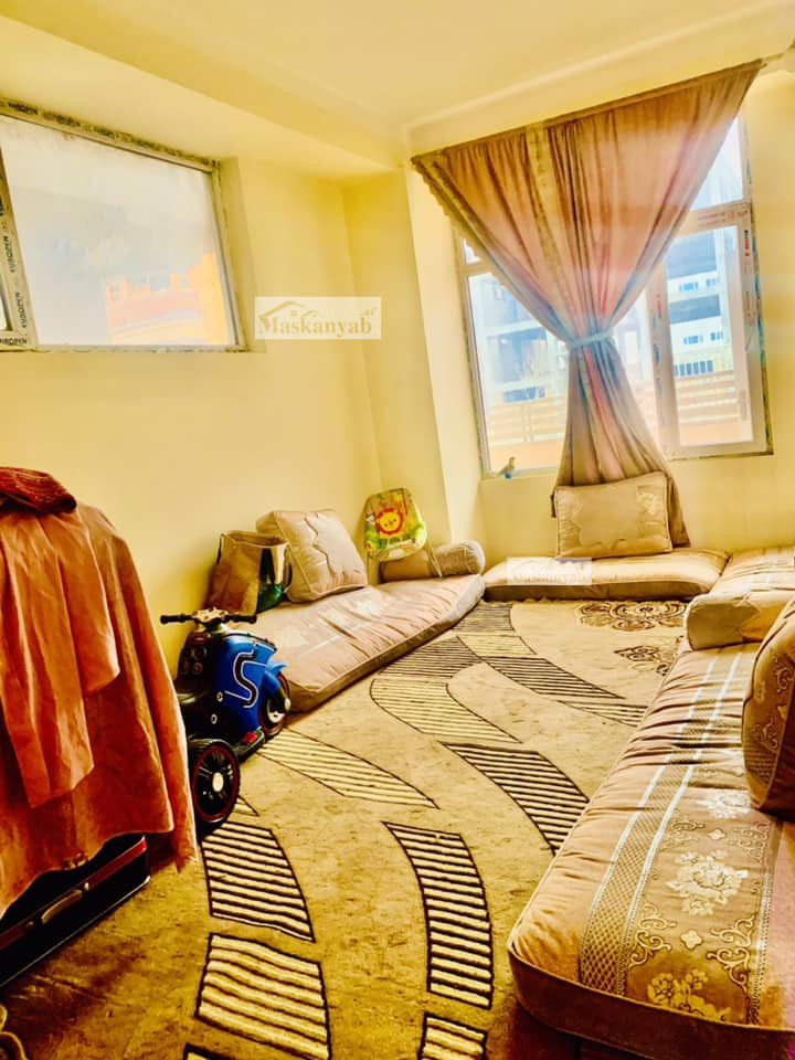 Three-room apartment for sale urgently in Taimani